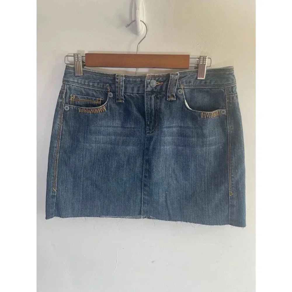 Women's Tommy Hilfiger Denim Mini Skirt Raw Hem‎ Size 6 Blue EUC 0202